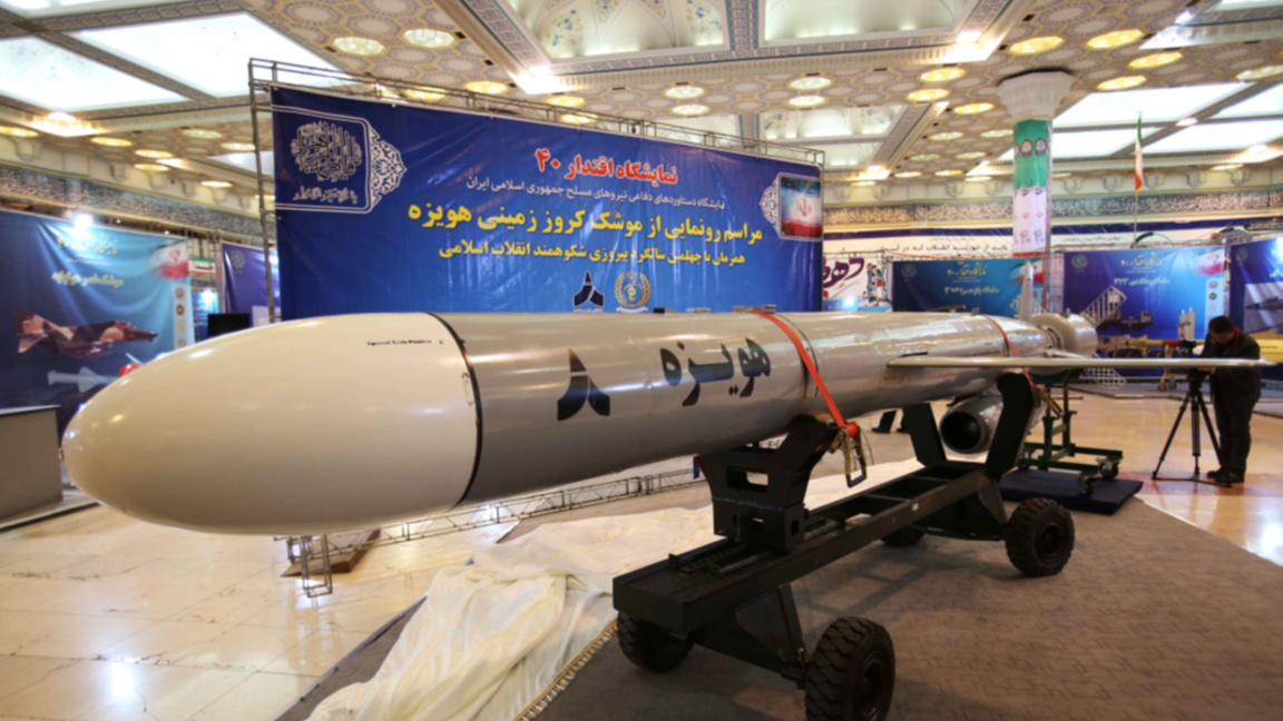 Ракетата „Ховейзе“ е с обсег от 1350 километра и е предадена на иранските въоръжени сили след успешното тестване.
