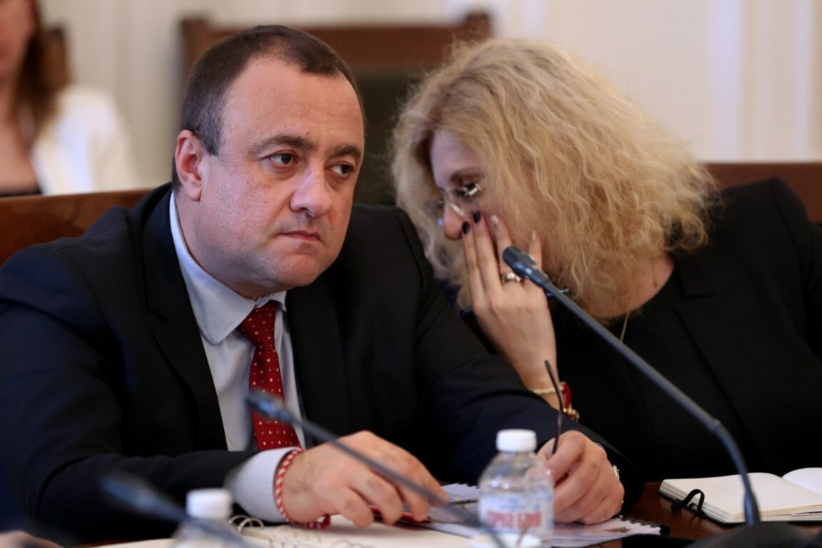 Министърът на регионалното развитие и благоустройството Иван Иванов на заседанието на Комисията по регионална политика, благоустройство и местно самоуправление провежда заседание в Народното събрание - 4 март 2025 г.