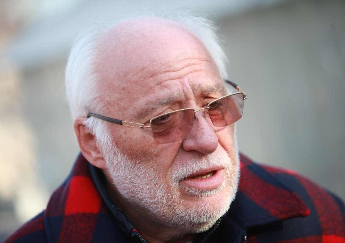 Емилиян Гебрев