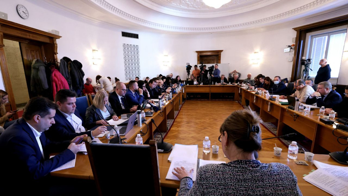 Report de la création d’une circonscription électorale Etranger  