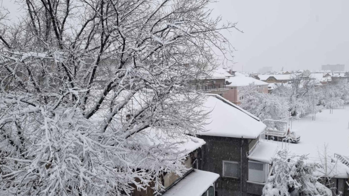 30 см сняг натрупа в Русенско