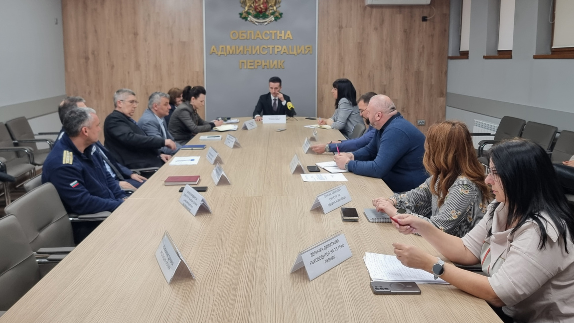 Пет разследвания за купуване на гласове ...