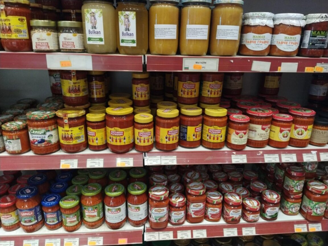 Ивелина Вълкова: Малките магазинчета са мачкани от веригите