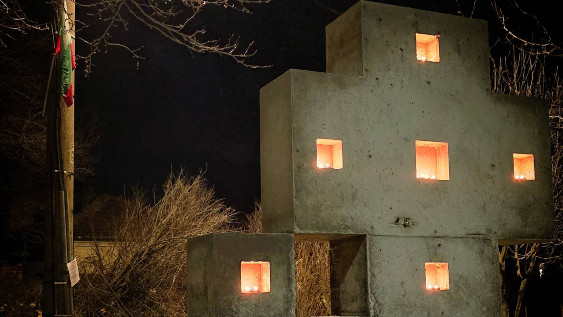 Изградиха паметник на избитите християни...