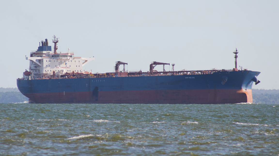 Индийските рафинерии избягват руския петрол в стремеж към сделка със САЩ