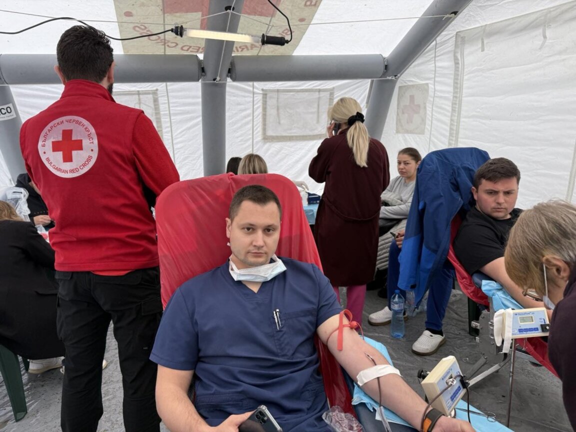 Продължава акцията за даряване на кръв за пострадалите от Кочани