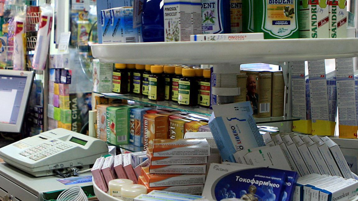 Производители на сиропи за кашлица ползват трик за вдигане на цените