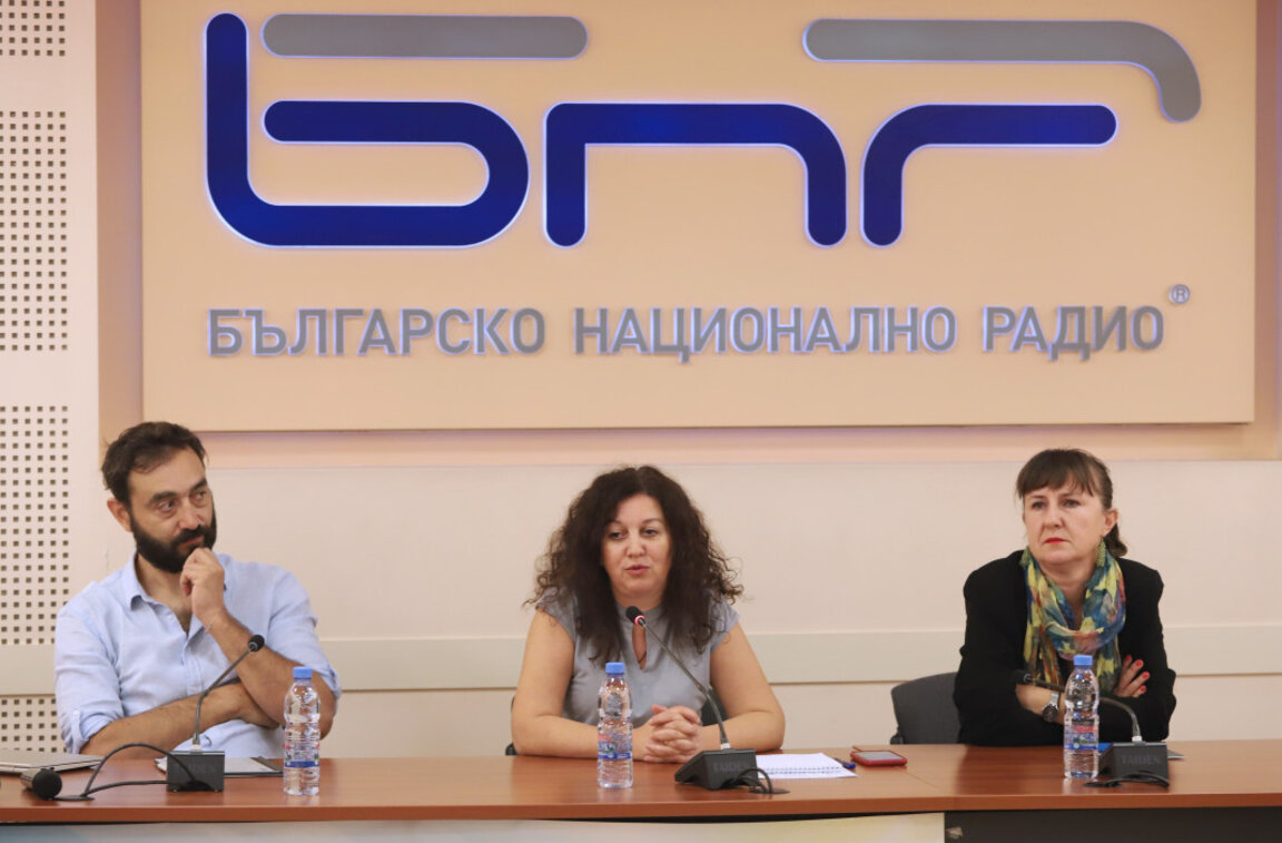Програмният директор Даниела Късовска представя програмите на БНР.
