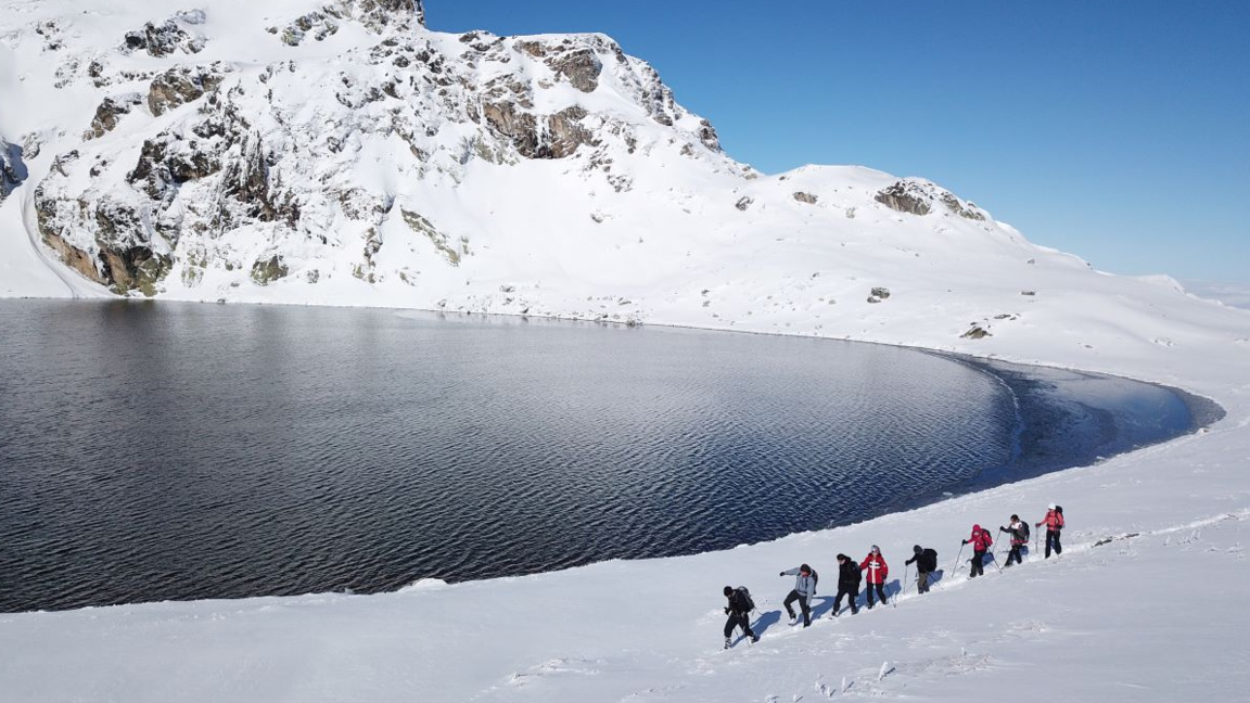 Туристи бяха принудени да слязат от Седе...