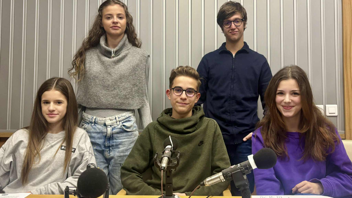 Луиза, София, Никола Драганов, Калоян и Карина