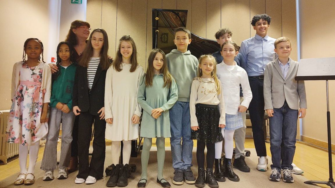 Гергана Перендибазова и учениците й