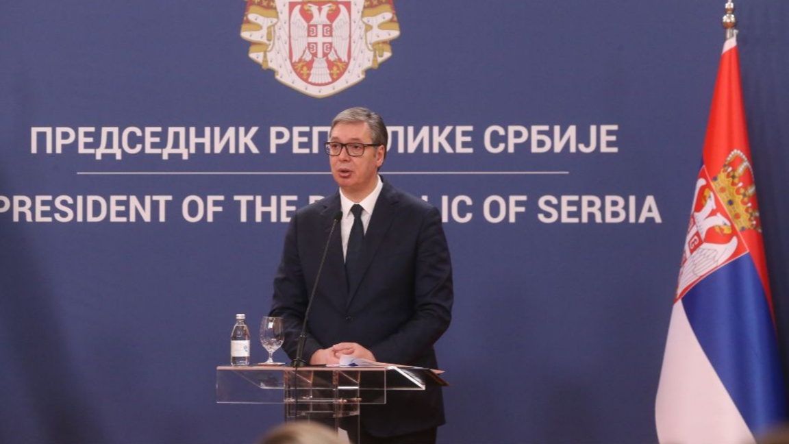 Сръбският президент Александър Вучич подаде оставка