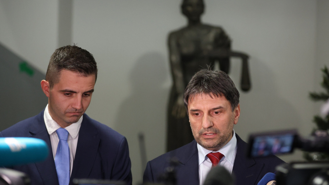 17 декември 2025г. Директорът на СДВР Любомир Николов (вдясно) и говорителят на Софийска районна прокуратура Николай Николаев дават изявление във връзка с досъдебно производство, по което е задържан директор на столично училище.