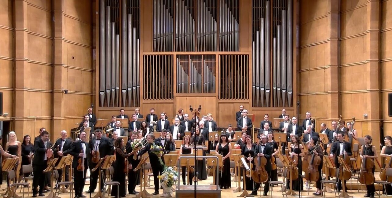 Симфоничен оркестър на БНР с диригент Марк Кадин