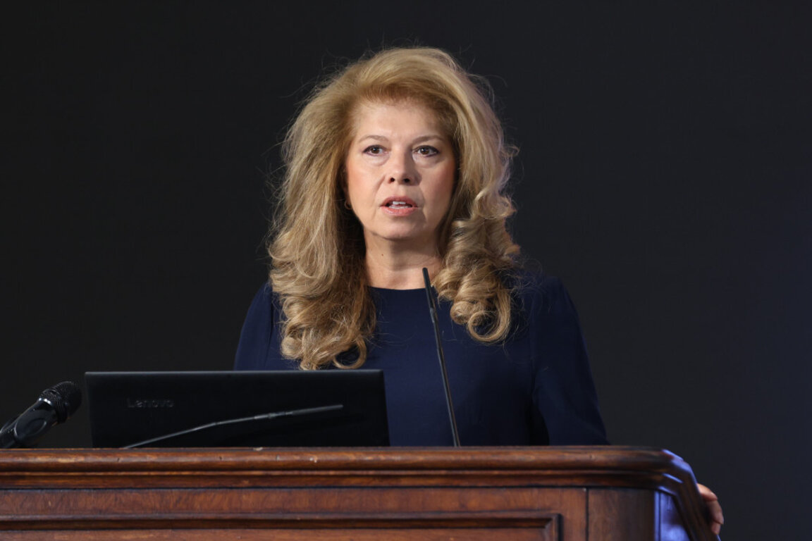 Илияна Йотова