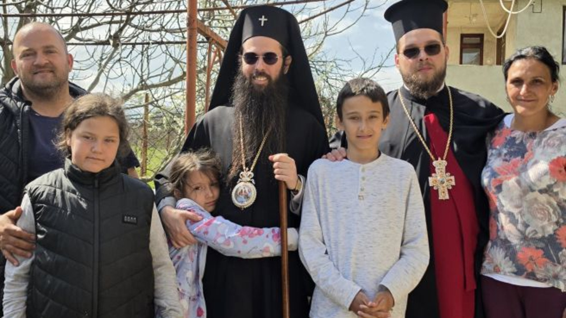Църквата с подкрепа за пострадалото семе...