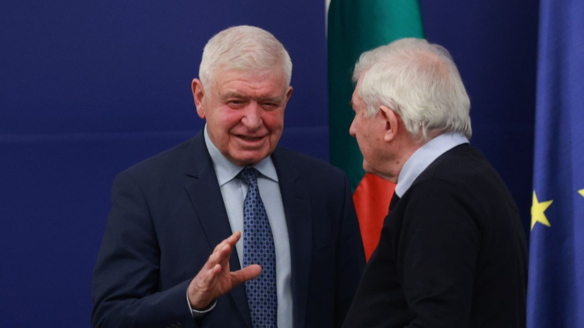 Qeveria po punon për zgjatjen e buxhetit...