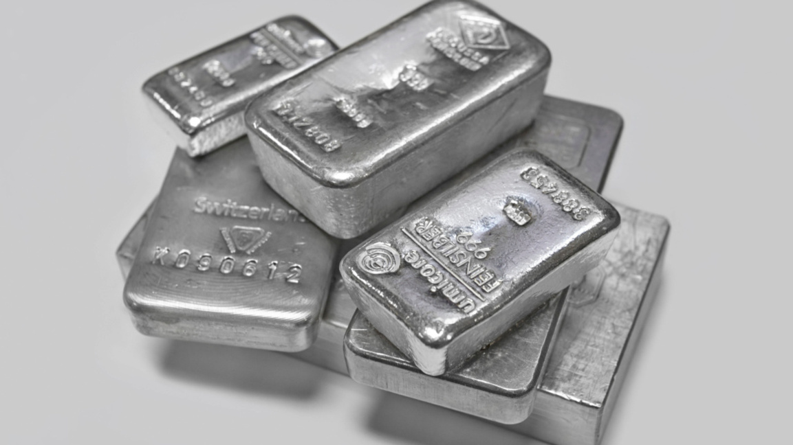 Среброто поскъпна за пръв път над 100 до...