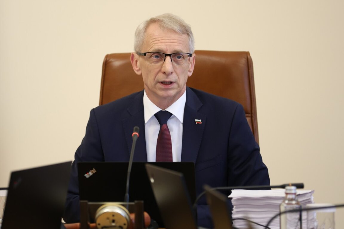 Николай Денков