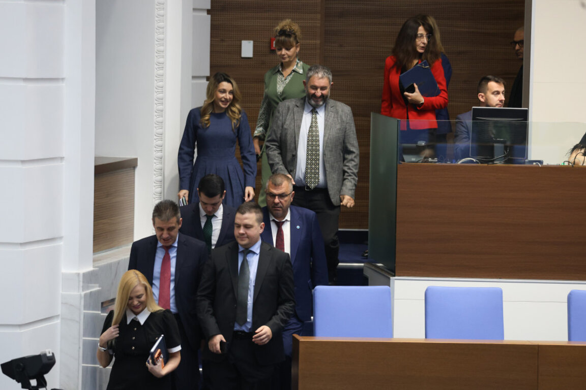 Parliament overrides President Radev’s v...