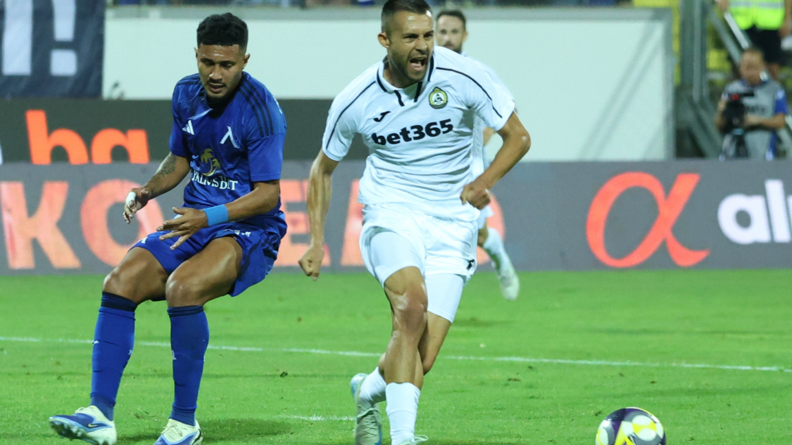 "Славия" удари "Левски" с 2:0...