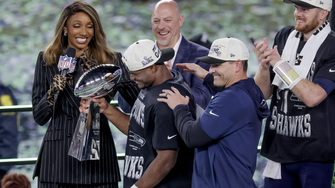 Сиатъл Сийхоукс триумфира в Супербоул LX...
