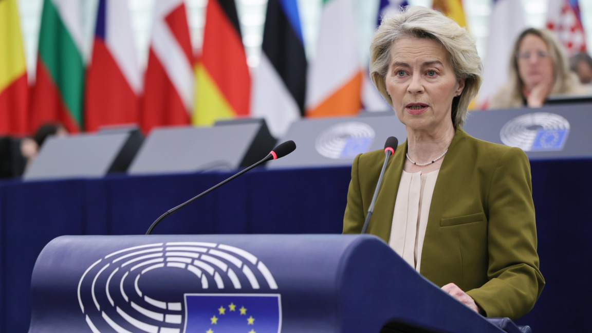 Урсула фон дер Лайен в Европарламента в Страсбург