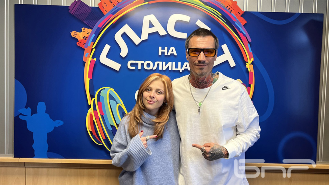 След клипа на "Ashes" Виктория продължав...