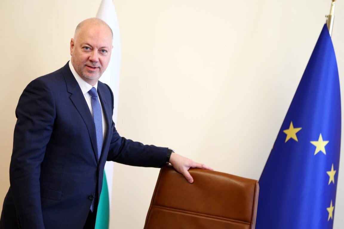 Желязков: "Лукойл Нефтохим" е елемент от критичната инфраструктура