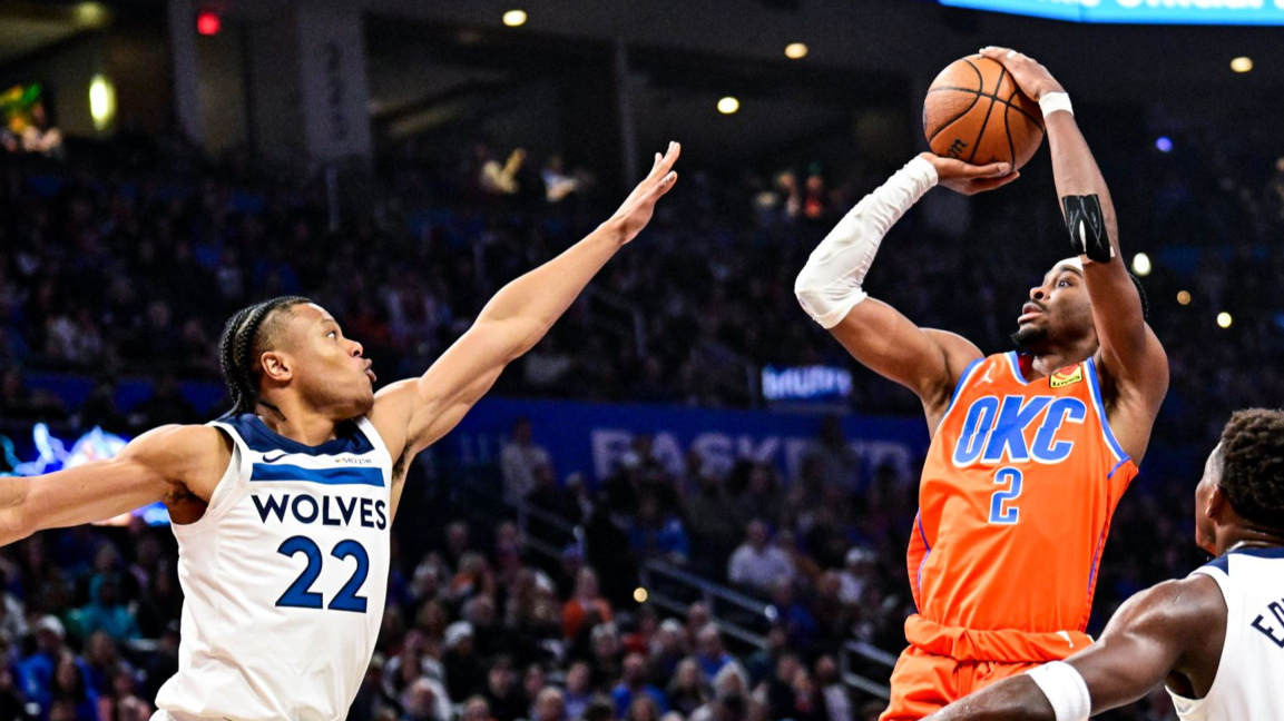 Гилджъс-Алекзандър (с топката) наниза 40 точки за Оклахома срещу Минесота.