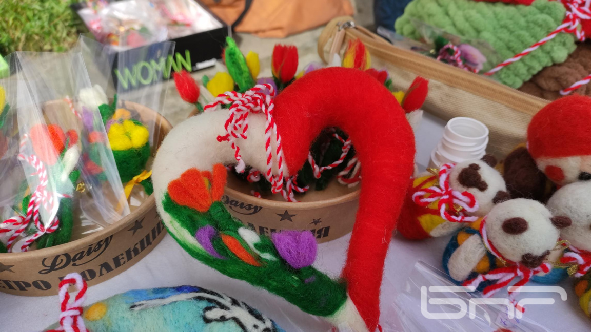 "Баба Марта бързала, мартенички вързала" - Велико Търново