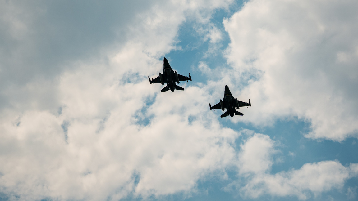 Румъния вдигна два F-16 заради дронове във въздушното ѝ пространство