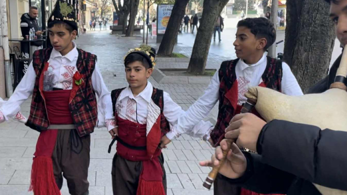 Коледари по Ларгото в Стара Загора ...