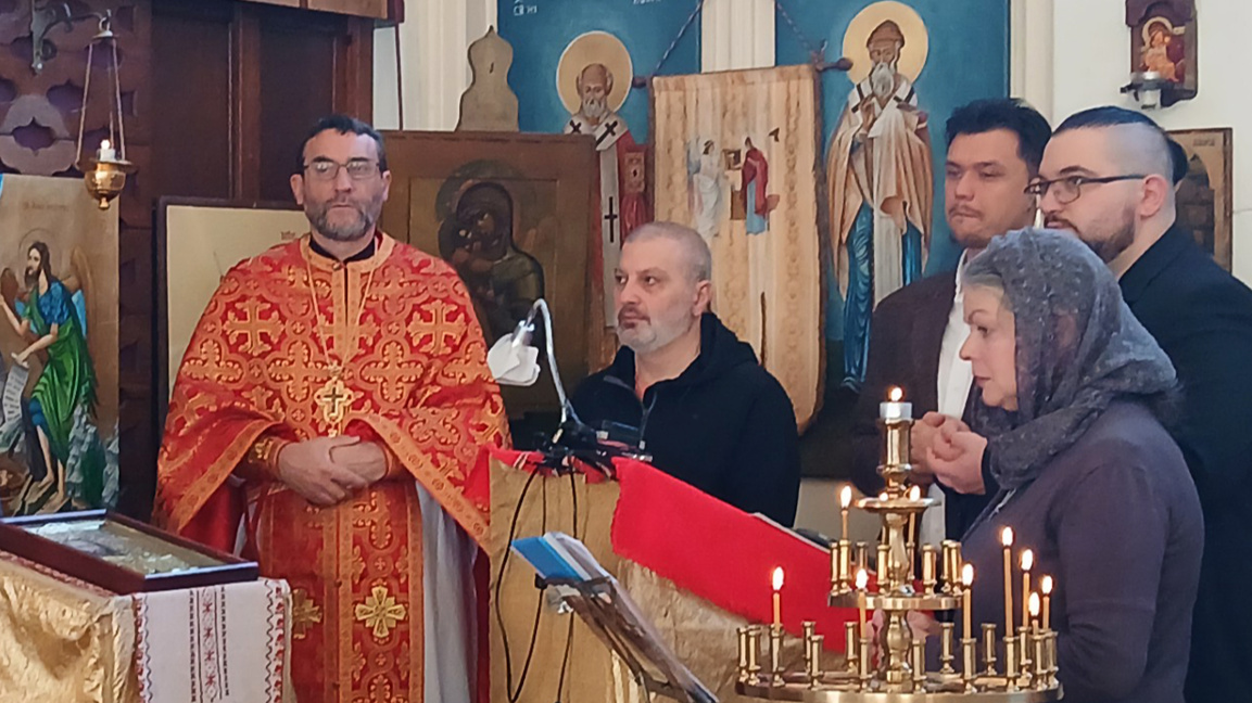 Веселин Петков, Хага: В българския храм ...