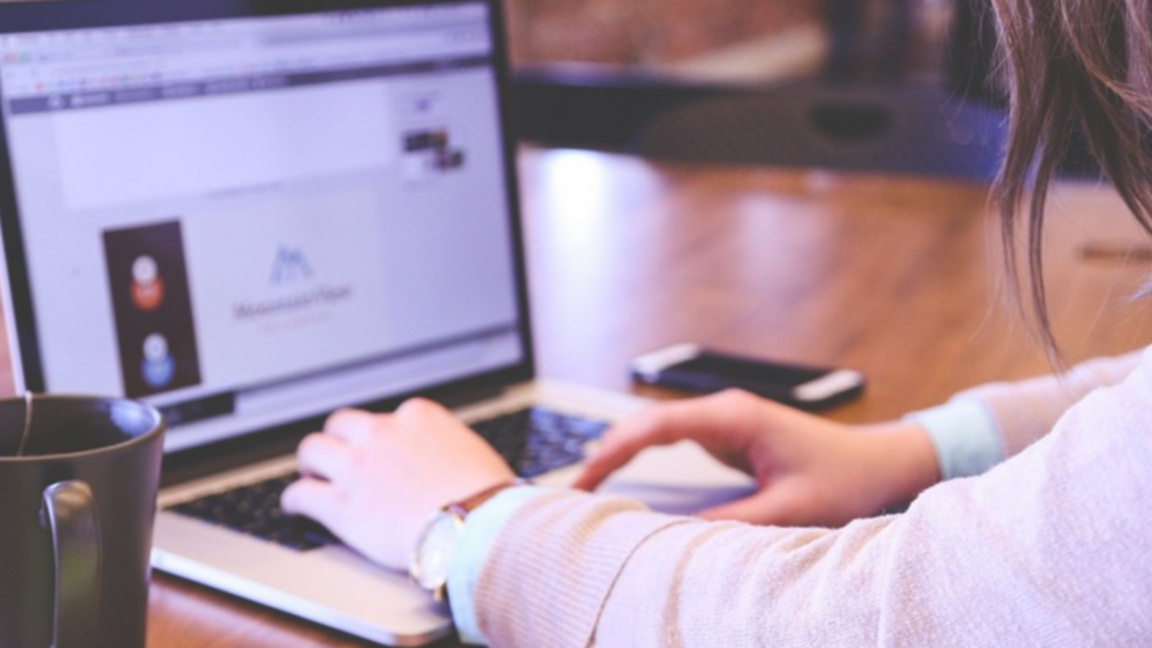 Учениците във Варна преминават на онлайн...