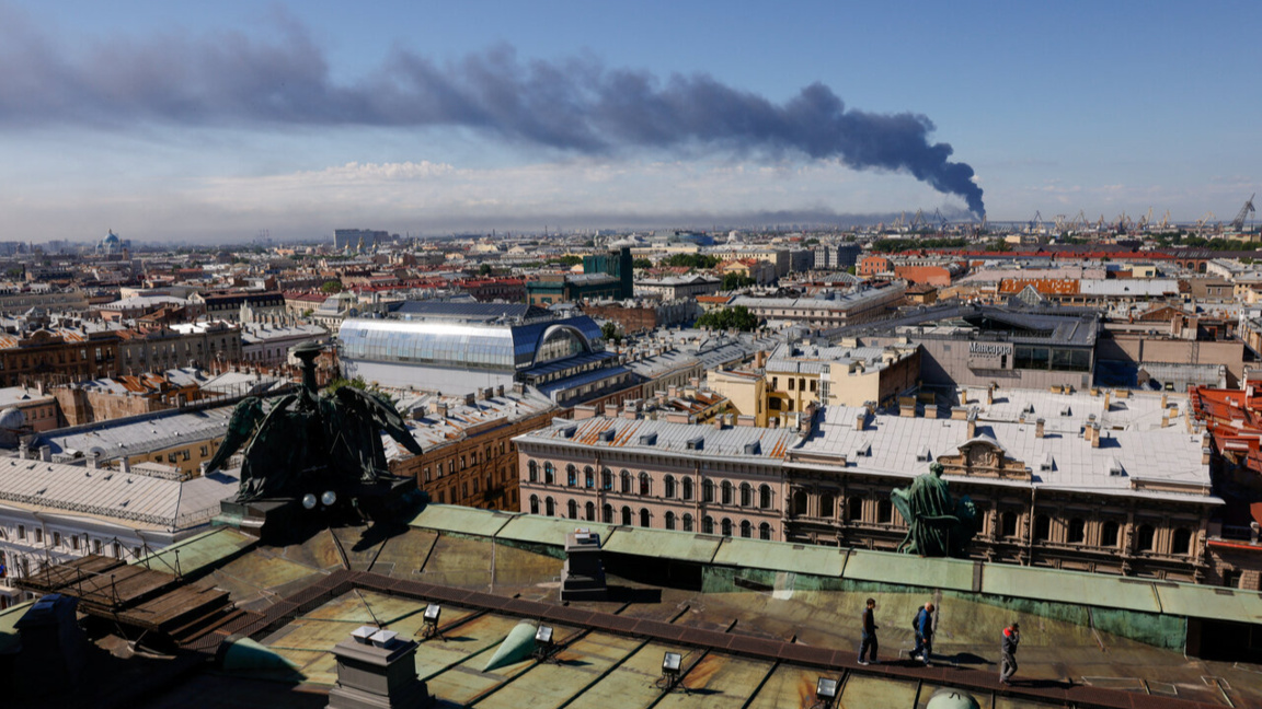 Стотици украински дронове са свалени край Москва и Санкт Петербург
