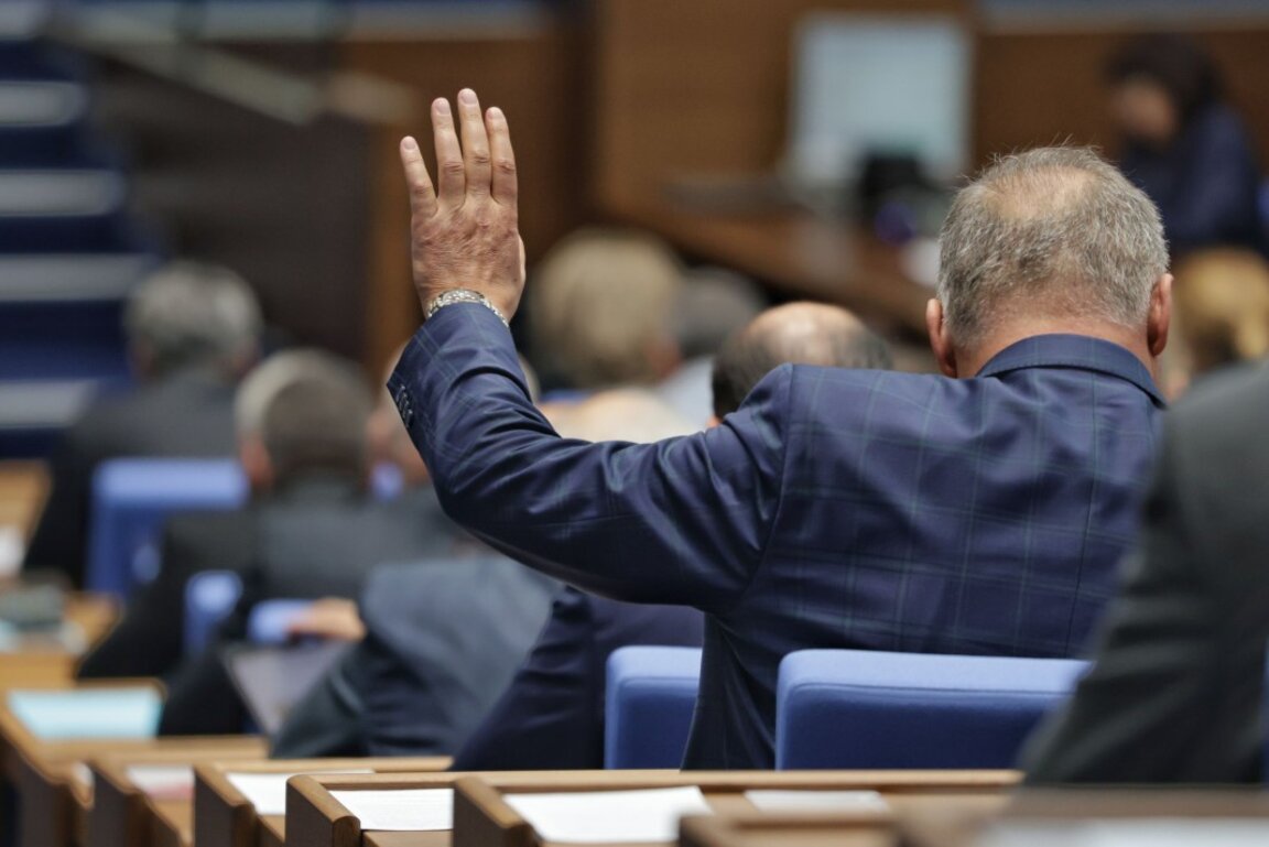 НС прие на първо четене промени в Закона за НСО, 3 дни срок за предложения преди второ четене