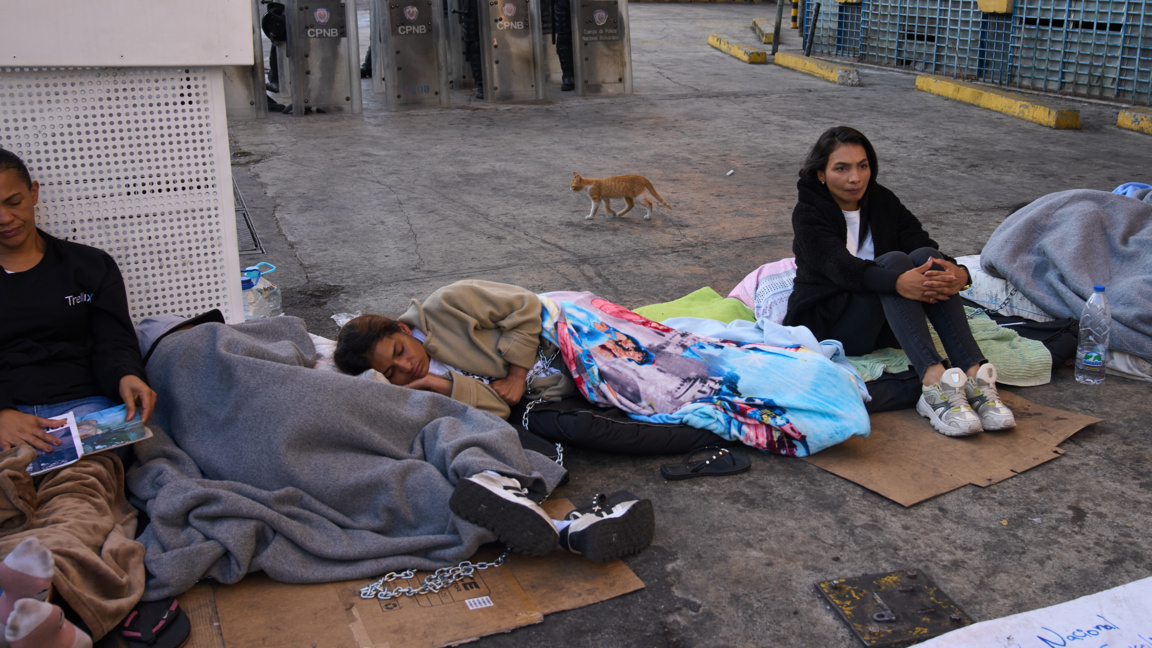 Роднини на политически затворници във Венецуела започнаха гладна стачка