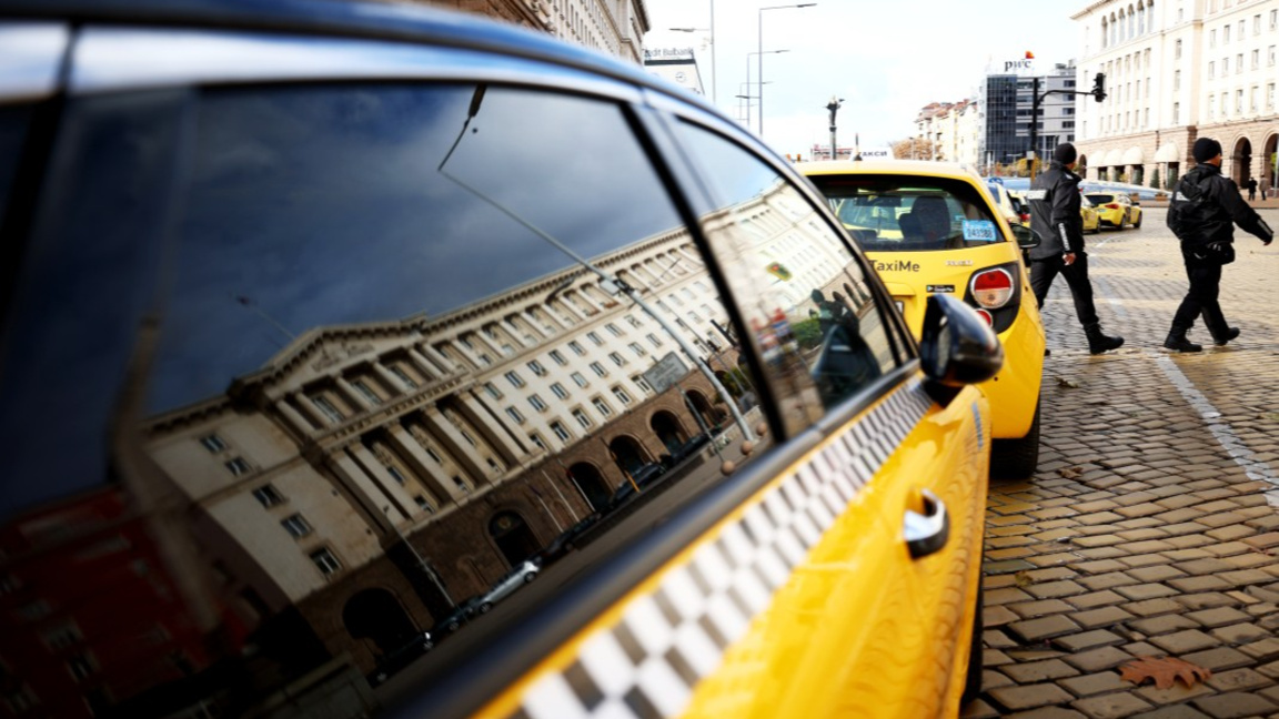 Creștere semnificativă a sprețurilor pentru serviciile de taxi în Sofia