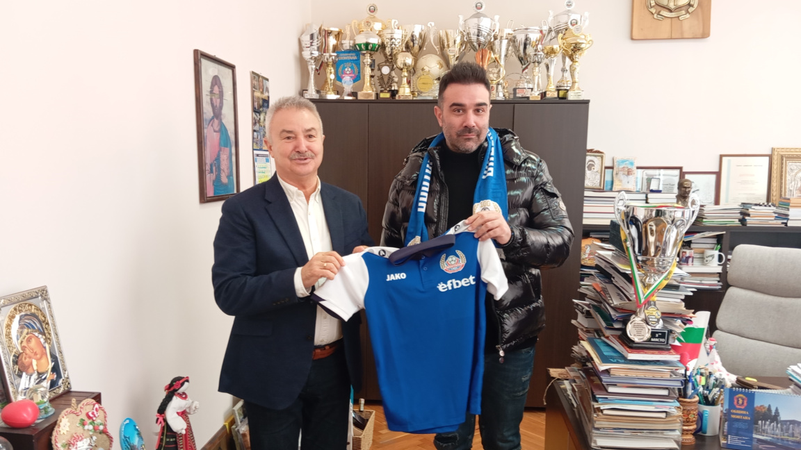 Гръцкият специалист Акис Вавалис е новия...