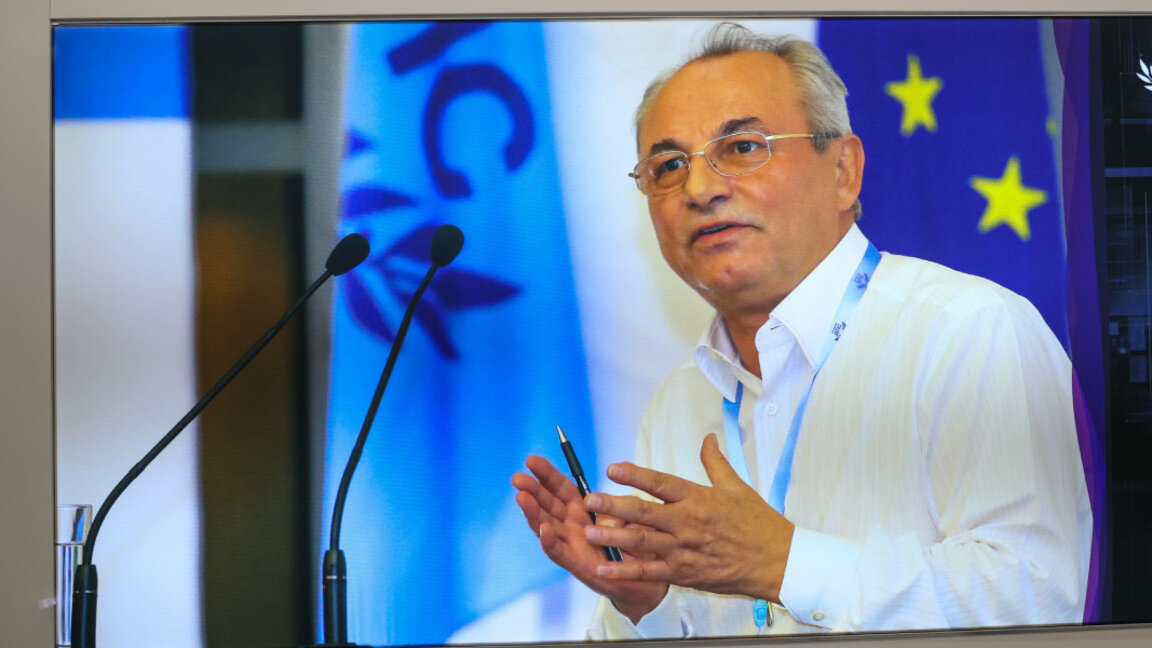 Ахмед Доган