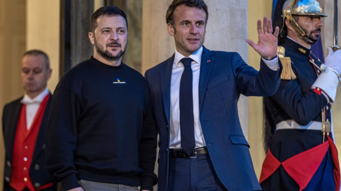 Макрон: В момента, в който говорим за мир, Русия продължава да удря и руши