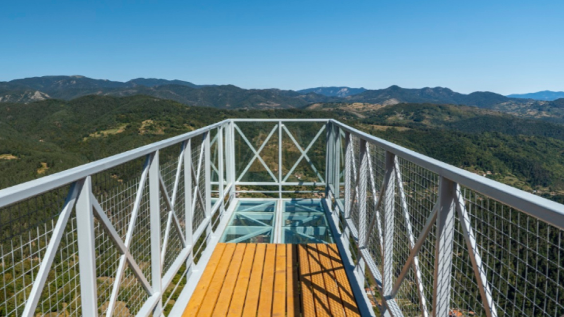 Обновљен чувени видиковац "Врх" у Родопи...