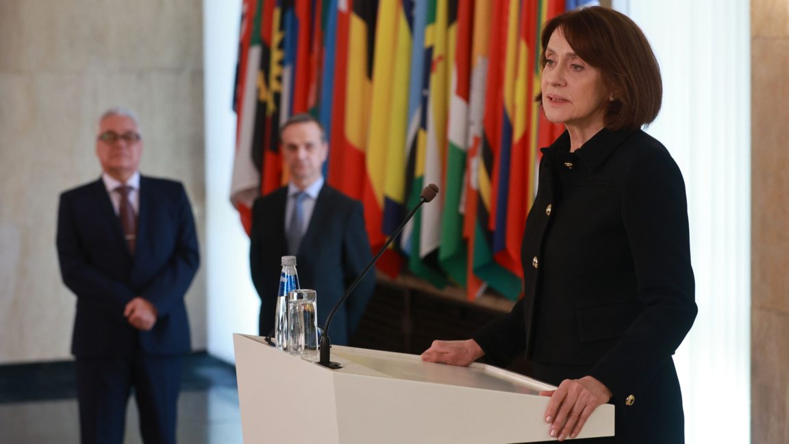 Neinski va examina documentele privind aderarea la Consiliul pentru Pace