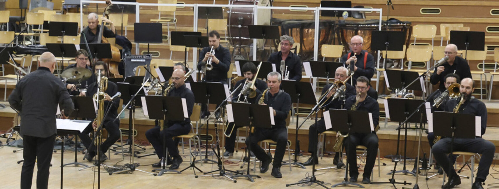 Биг бендът на БНР с диригент Антони Дончев