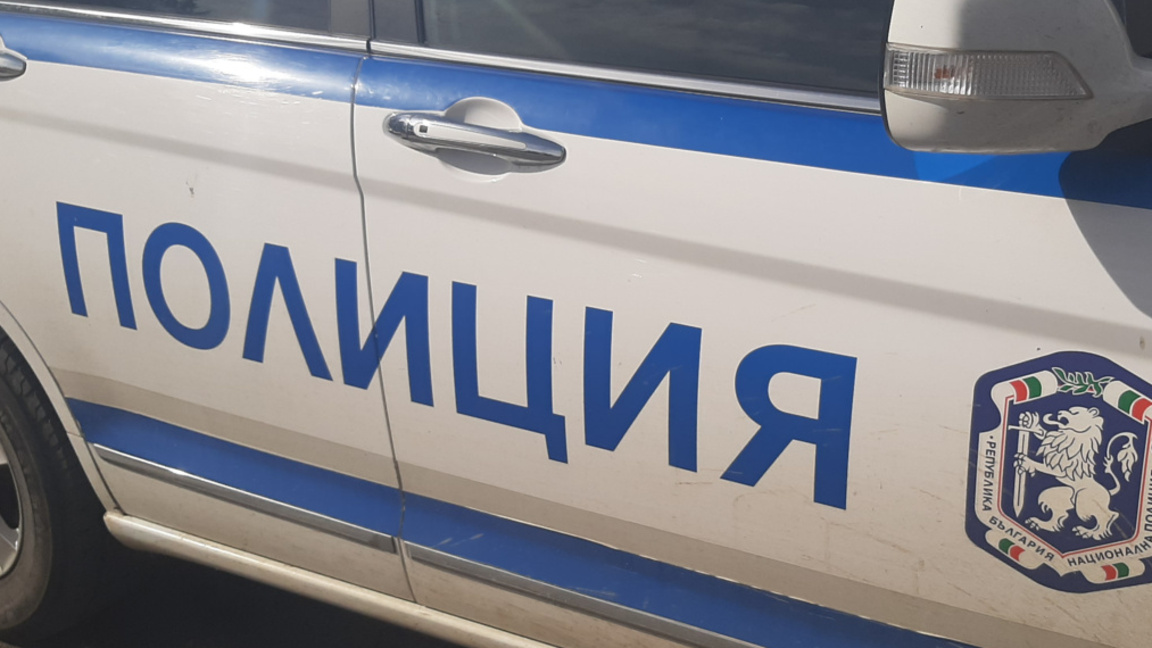 Оставиха в ареста мъжа, шофирал с близо ...