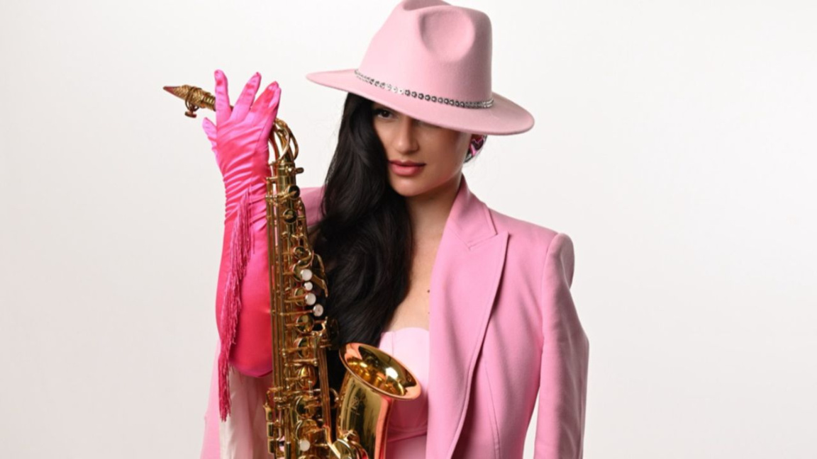 KristinSax – «Ροζ γυαλιά»...