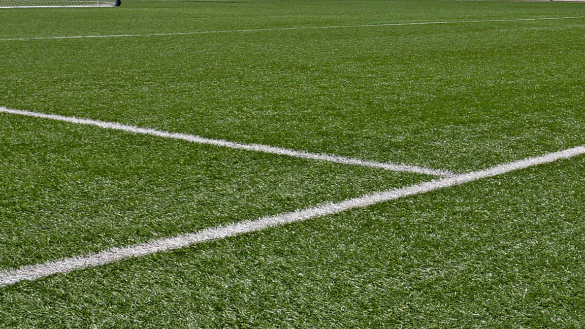 Откритите спортни площадки няма да работ...