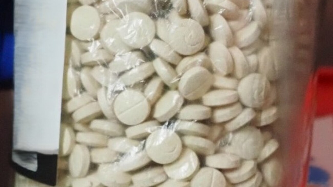 Арестуваха трима с над 2,6 кг амфетамин ...