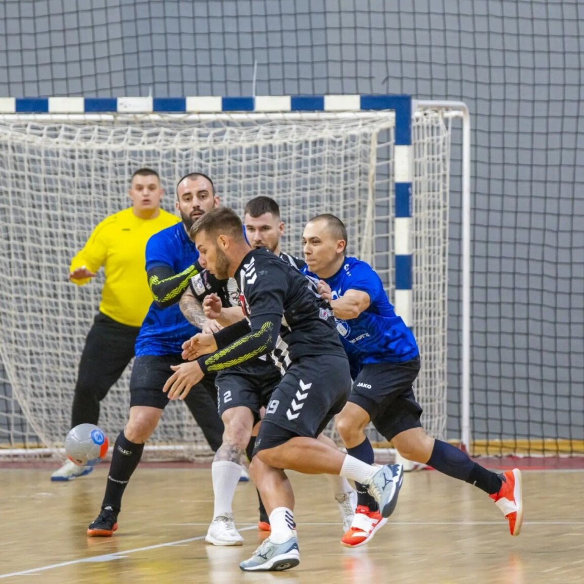 Двама хандбалисти от „Шумен 61” с повиквателни за националния отбор